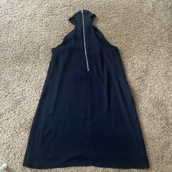 Soprano Knotted High Neck Shift Dress - Picture 3 of 8